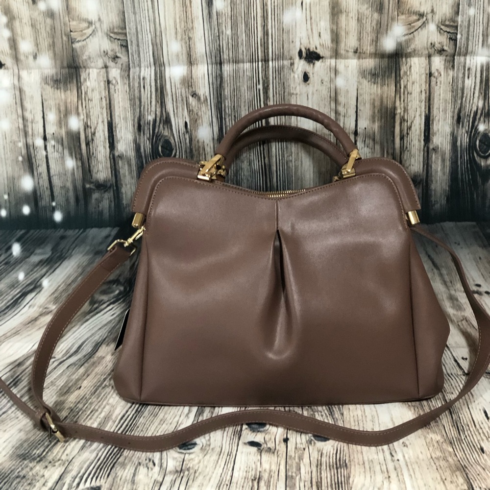 NWT Segolene en cuir handbag ❤️